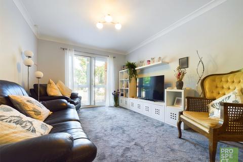 2 bedroom apartment for sale, Crescent Dale, Shoppenhangers Road, Maidenhead, Berkshire, SL6