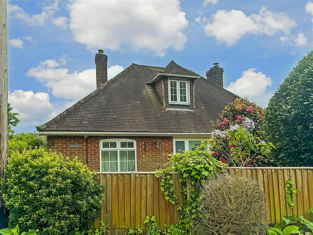 Lees Road, Brabourne Lees, Ashford, Kent 4 bed detached house for sale