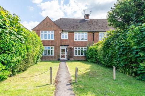 23 Ventnor Road, Sutton, SM2 6AQ