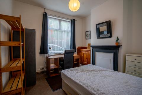 2 bedroom terraced house for sale, Clarendon Park, Leicester LE2