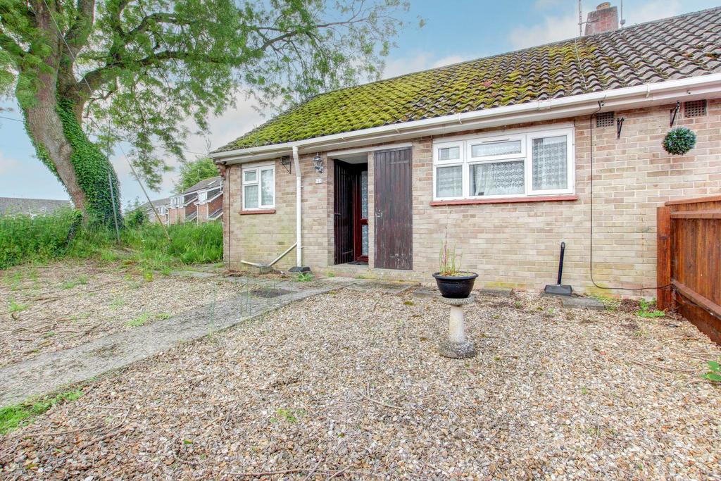 Berkeley Road, Pimperne 1 bed bungalow for sale £180,000