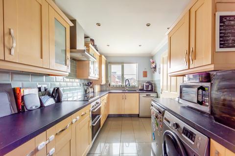 23 Broad Fleet Close, Oulton, Lowestoft, NR32 3RA