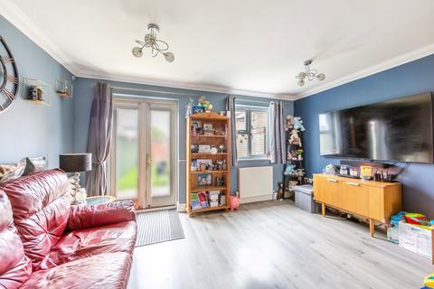 23 Broad Fleet Close, Oulton, Lowestoft, NR32 3RA