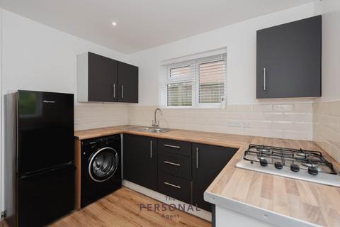 2 bedroom maisonette to rent, Rowland Lodge, College Road