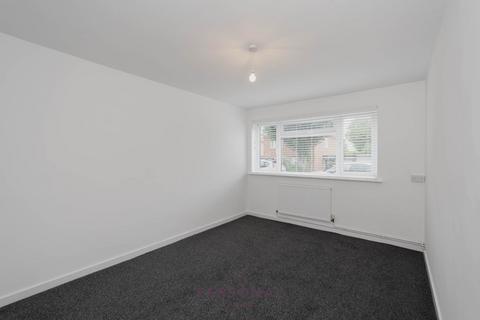 2 bedroom maisonette to rent, Rowland Lodge, College Road