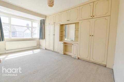 3 bedroom terraced house for sale, Meadowbank Road, NW9