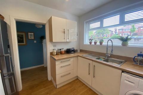 126 Broadway, Chadderton, Oldham, OL9 0AD
