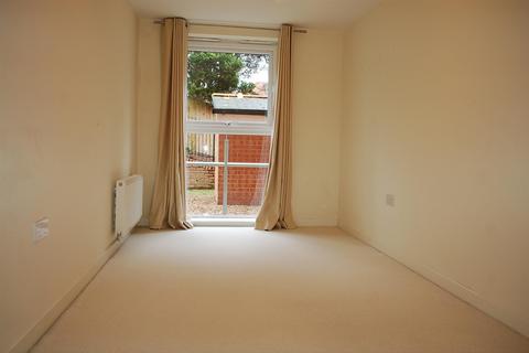 2 bedroom flat to rent, Merryfield Grange, Bolton BL1