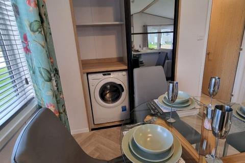2 bedroom lodge for sale, Lodge 92, Gilfachrheda SA45