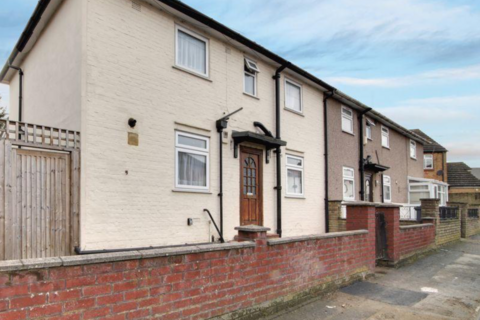 4 bedroom terraced house to rent, Bingley Road, Greenford UB6