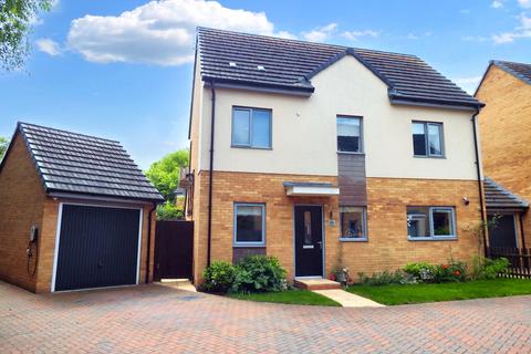 4 bedroom detached house for sale, Brimstone Drive, Stevenage, Hertfordshire, SG1