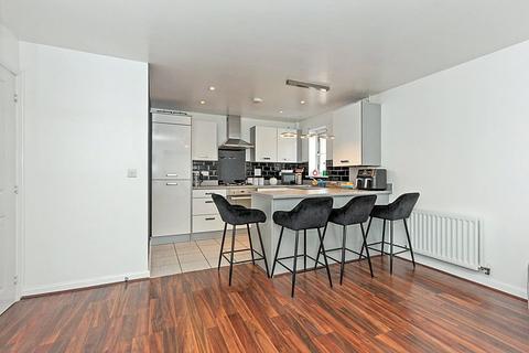2 bedroom apartment for sale, Easton Drive, Sittingbourne, Kent, ME10