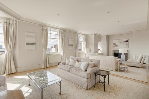 4 bedroom penthouse for sale, South Street, London W1K