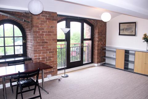 Studio to rent, Castle Quay, Chester Road, Manchester, Greater Manchester, M15