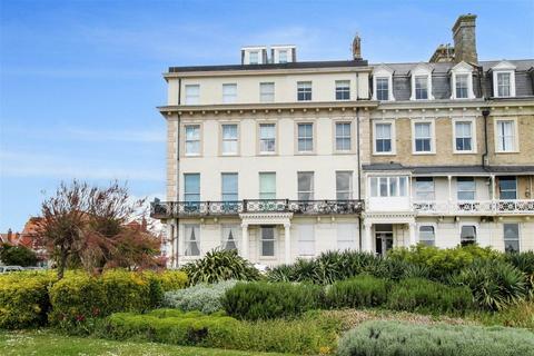 1 bedroom flat for sale, West Mansions, 18 Heene Terrace, Worthing BN11 3NT