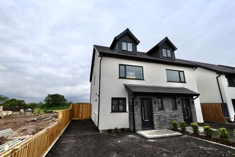 4 bedroom semi-detached house for sale, Heol-Y-Bedw Hirion, Markham, NP12