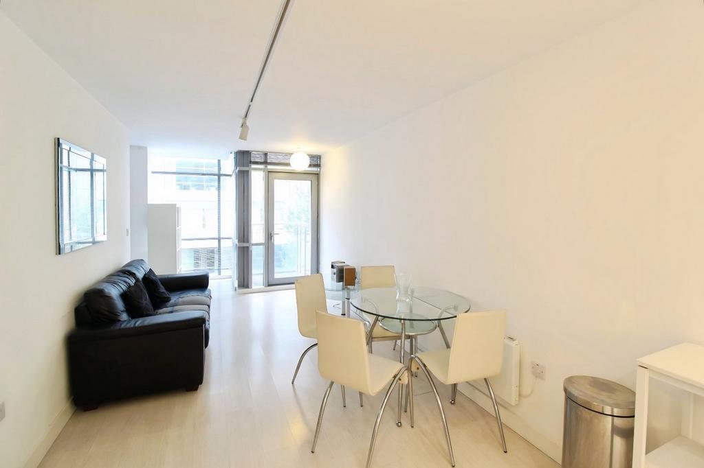 Apartment in Ingram Street - View 2