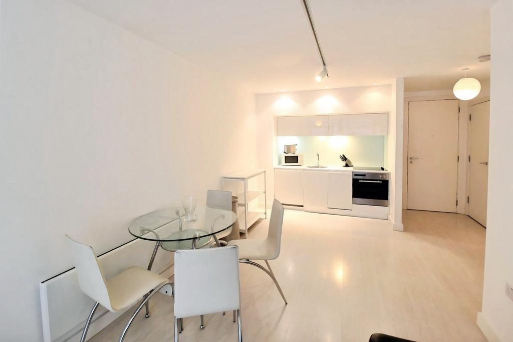 Apartment in Ingram Street - View 4