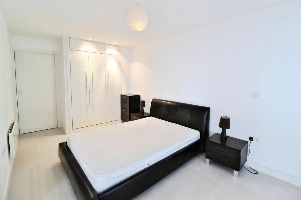 Apartment in Ingram Street - More