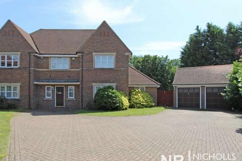 5 bedroom detached house to rent, Heathside Place, Epsom, Surrey. KT18