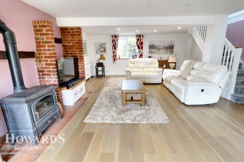 4 bedroom character property for sale, The Street, DISS