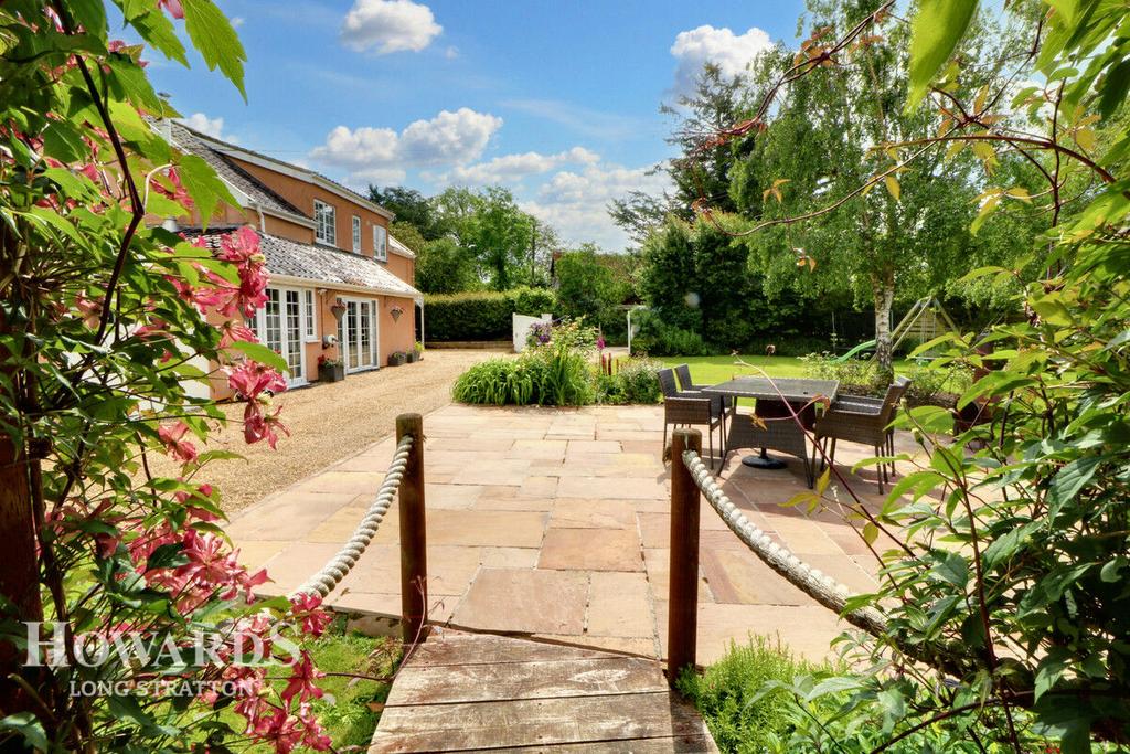 The Street, Fersfield 4 bed character property for sale £575,000