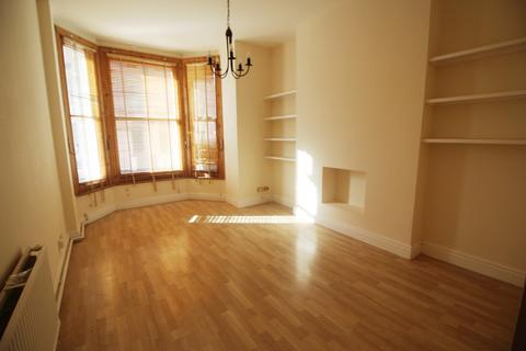 2 bedroom flat to rent, Burlington Place, Eastbourne BN21