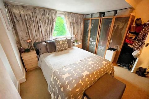 2 bedroom flat to rent, Medina Lodge,  Ballards Lane, London