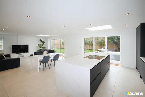 16 Monica Drive, Widnes, WA8 9JP
