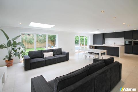16 Monica Drive, Widnes, WA8 9JP