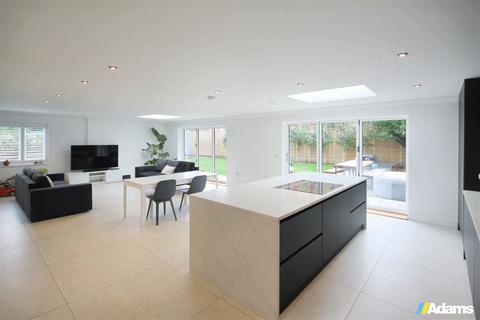 16 Monica Drive, Widnes, WA8 9JP
