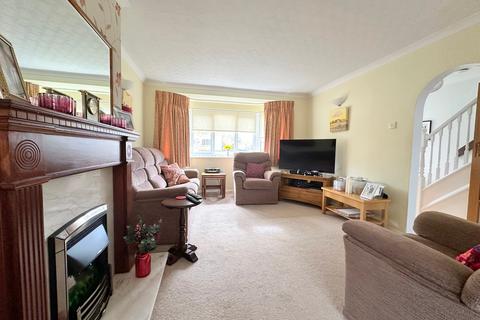 56 Ash Grove, Chelmsford, CM2 9JT