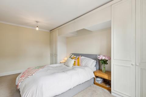 2 bedroom flat for sale, Bishops Wharf House, 51 Parkgate Road, London