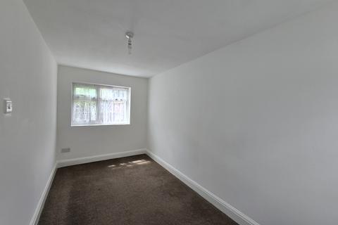 3 bedroom bungalow to rent, Harte Road, Hounslow TW3