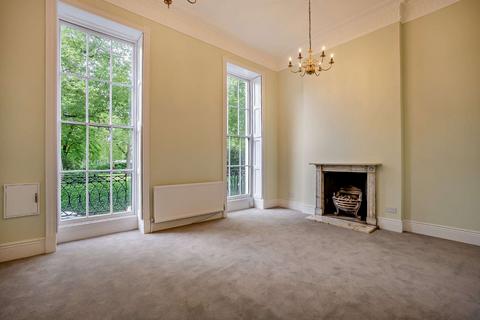 5 bedroom terraced house to rent, Mecklenburgh Square, London