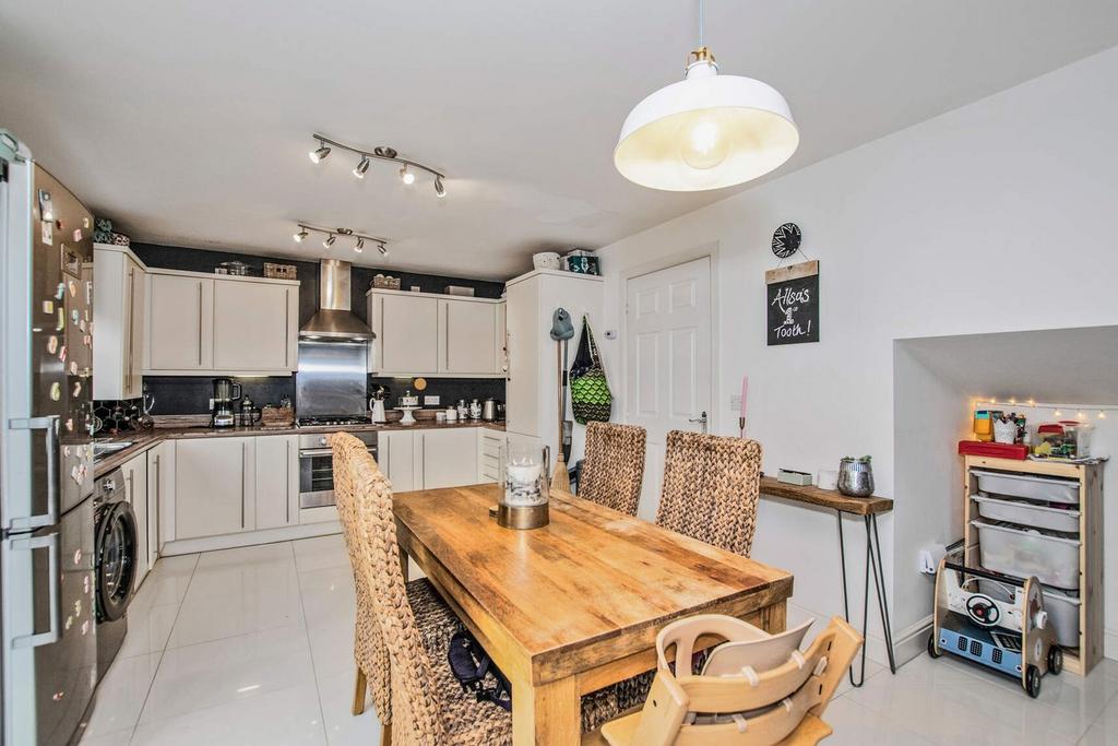 Kitchen diner