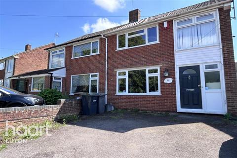 3 bedroom semi-detached house to rent, Fermor Crescent, Stopsley