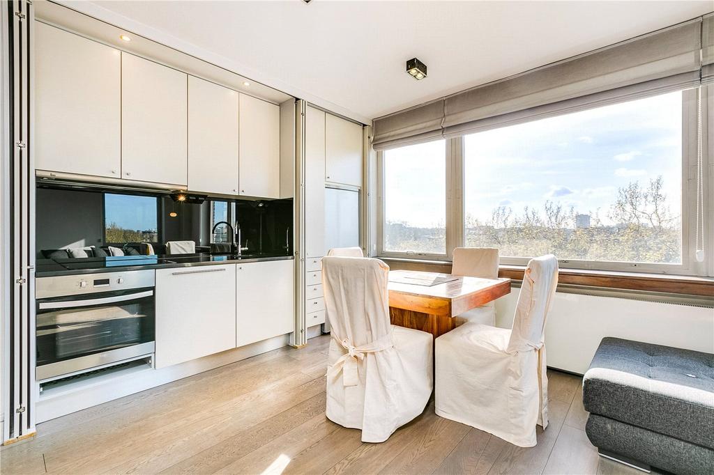Kitchen/Dining Area