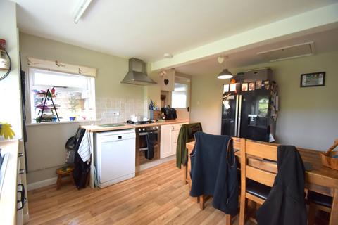 4 bedroom bungalow to rent, Washfield, Devon, EX16