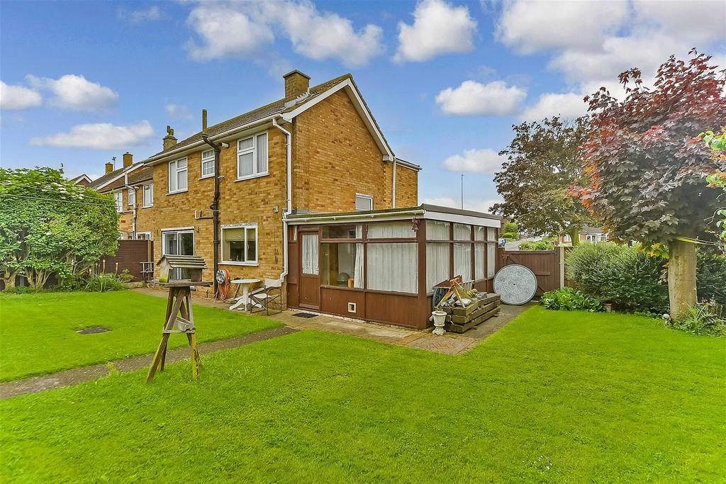 Queenborough Road, Halfway... 4 bed detached house for sale £400,000