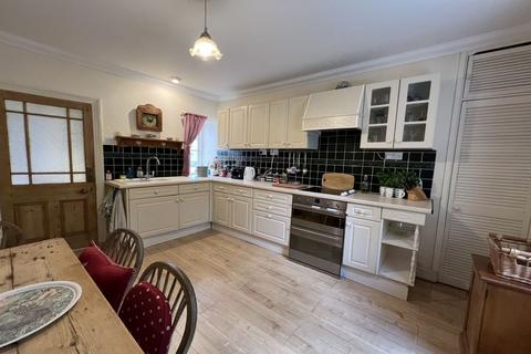 3 bedroom semi-detached house for sale, Castle Road, Crickhowell, NP8