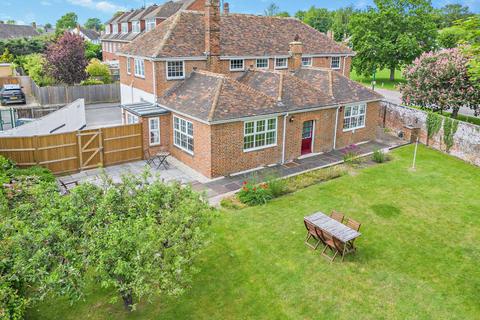 4 bedroom detached house for sale, River Court, Chartham, Kent