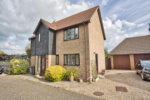 4 bedroom detached house for sale, St. Margarets Drive, Walmer, CT14