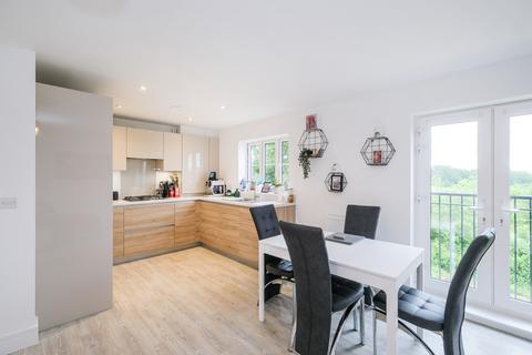 2 bedroom flat for sale, Chigwell IG7