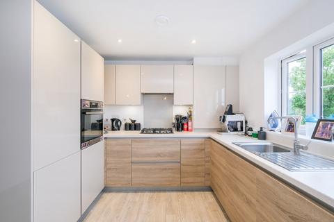 2 bedroom flat for sale, Chigwell IG7