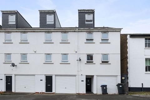 5 bedroom terraced house for sale, London N11