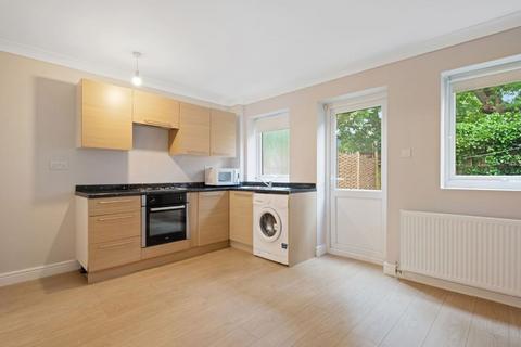 5 bedroom terraced house for sale, London N11