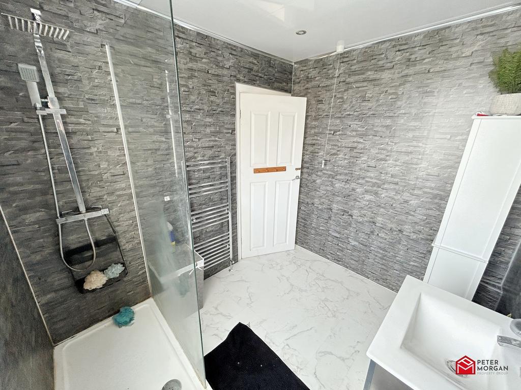 Family Shower Room