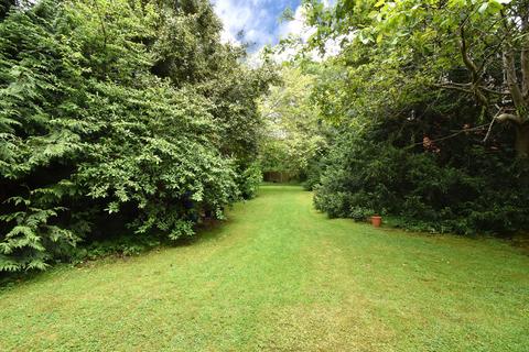 6 bedroom detached house for sale, Plaistow Lane, Bromley