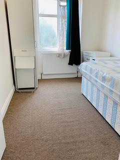 1 bedroom in a house share to rent, Rydal Gardens, Wembley HA9